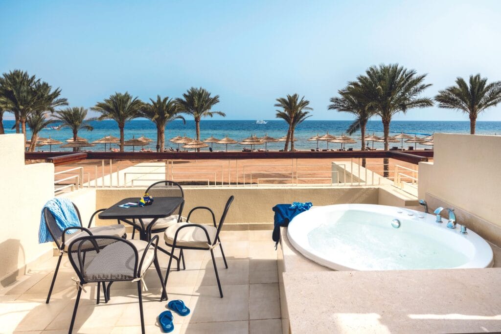 tui blue sensatori coral sea family jacuzzi room