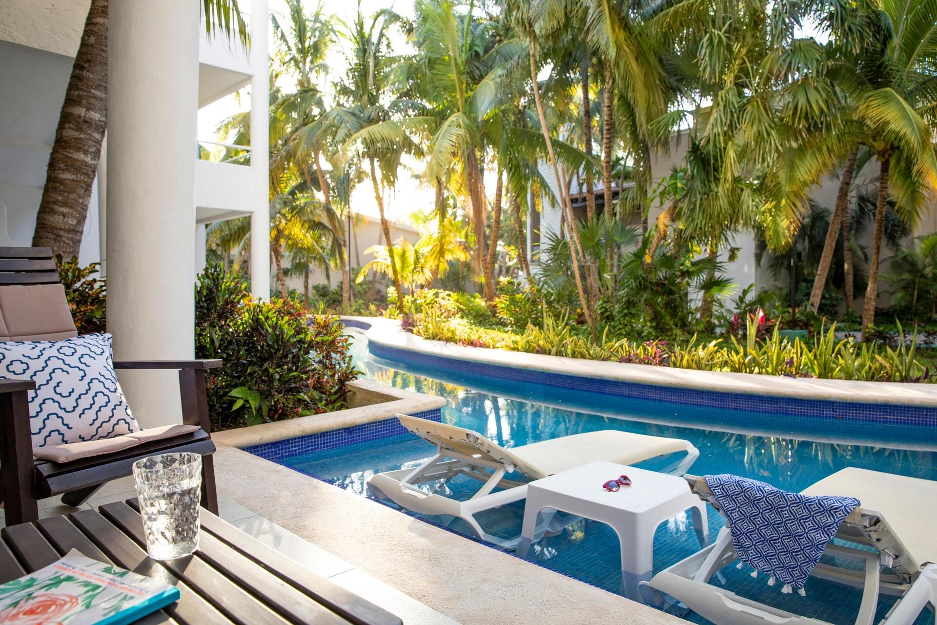 Swim-up-Pool im El Dorado Seaside Suites