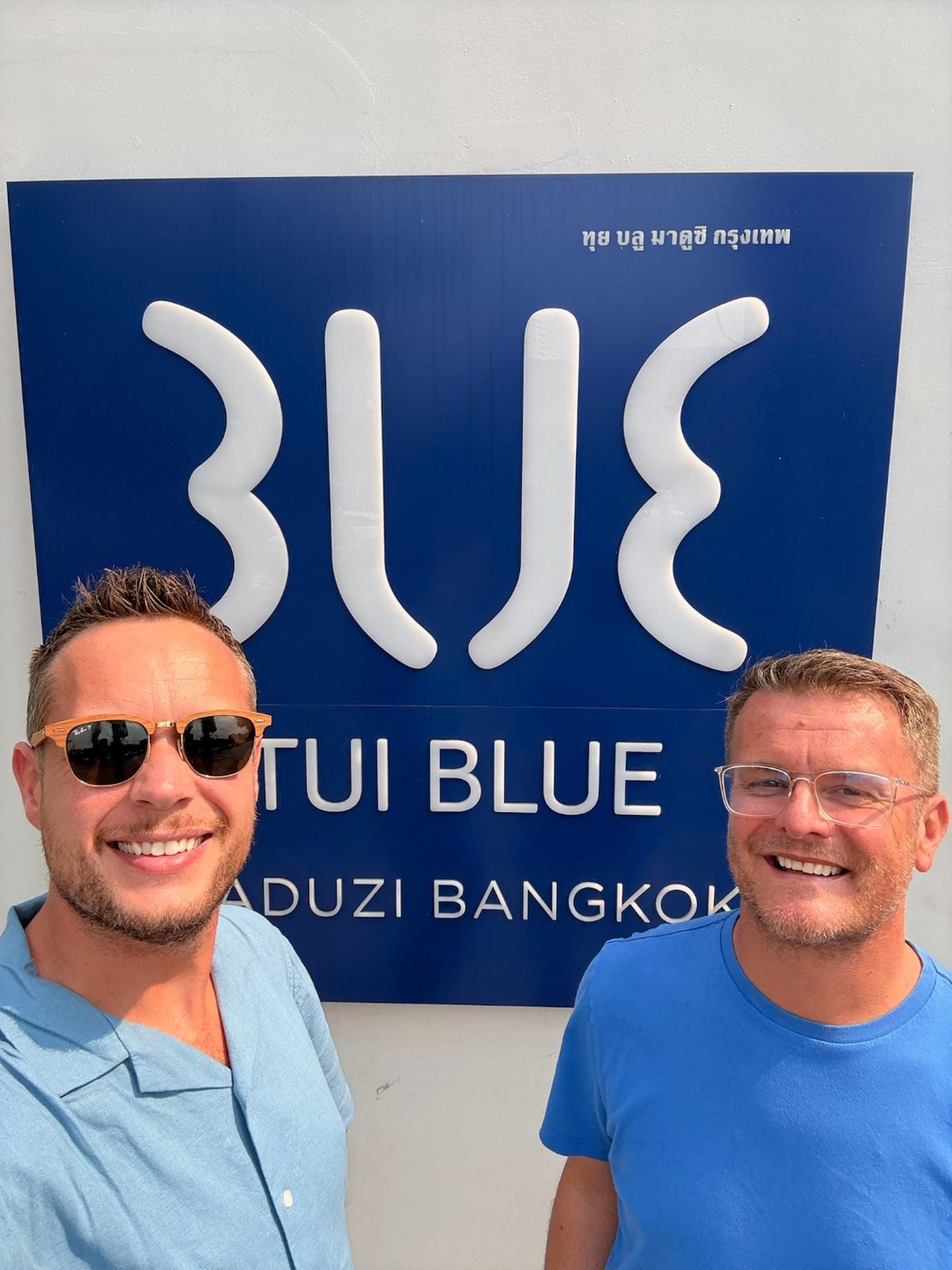 tui blue maduzi bangkok sign