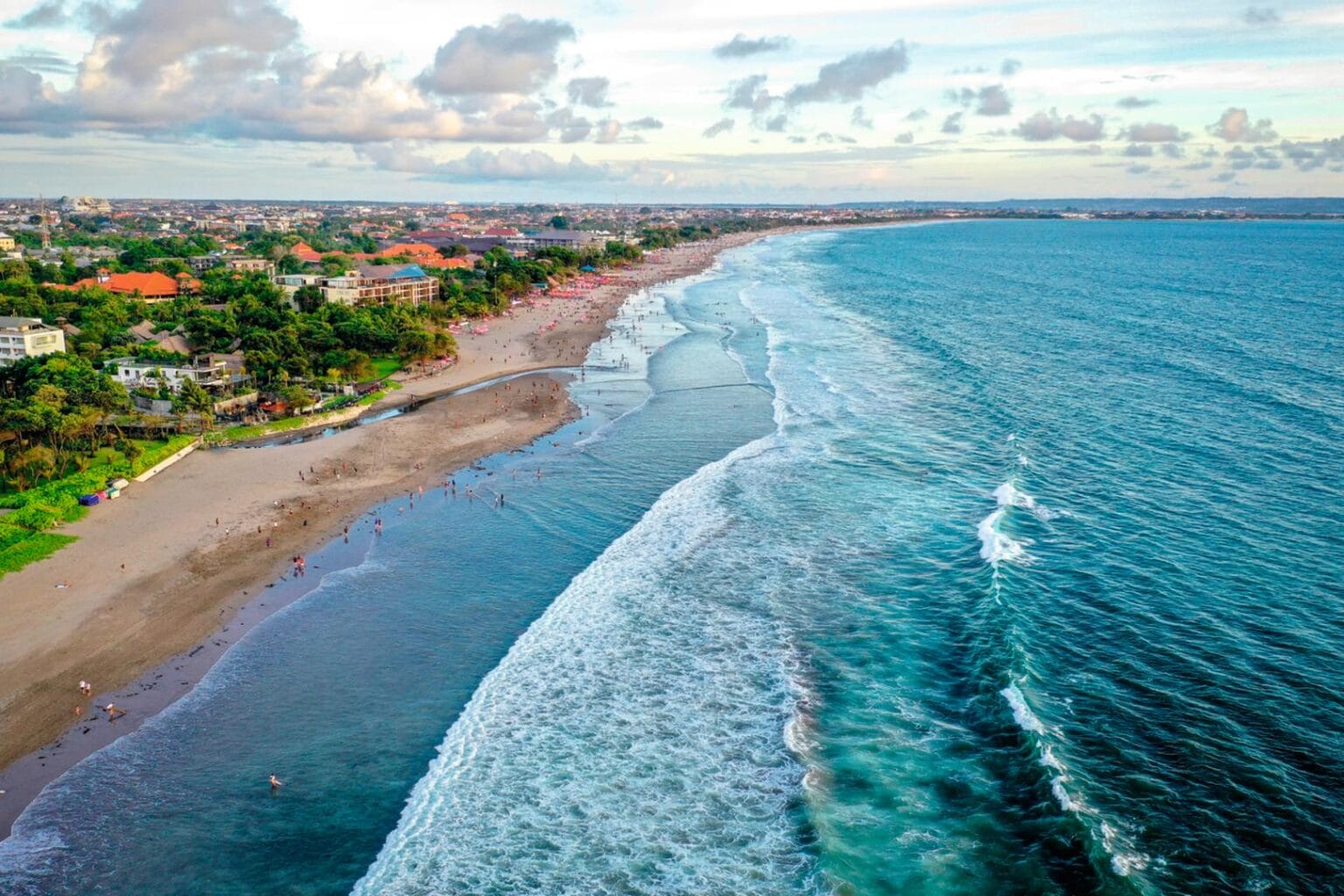 Bali Beaches: Seminyak and Canggu – Where Surf Vibes Meet Tropical Chill