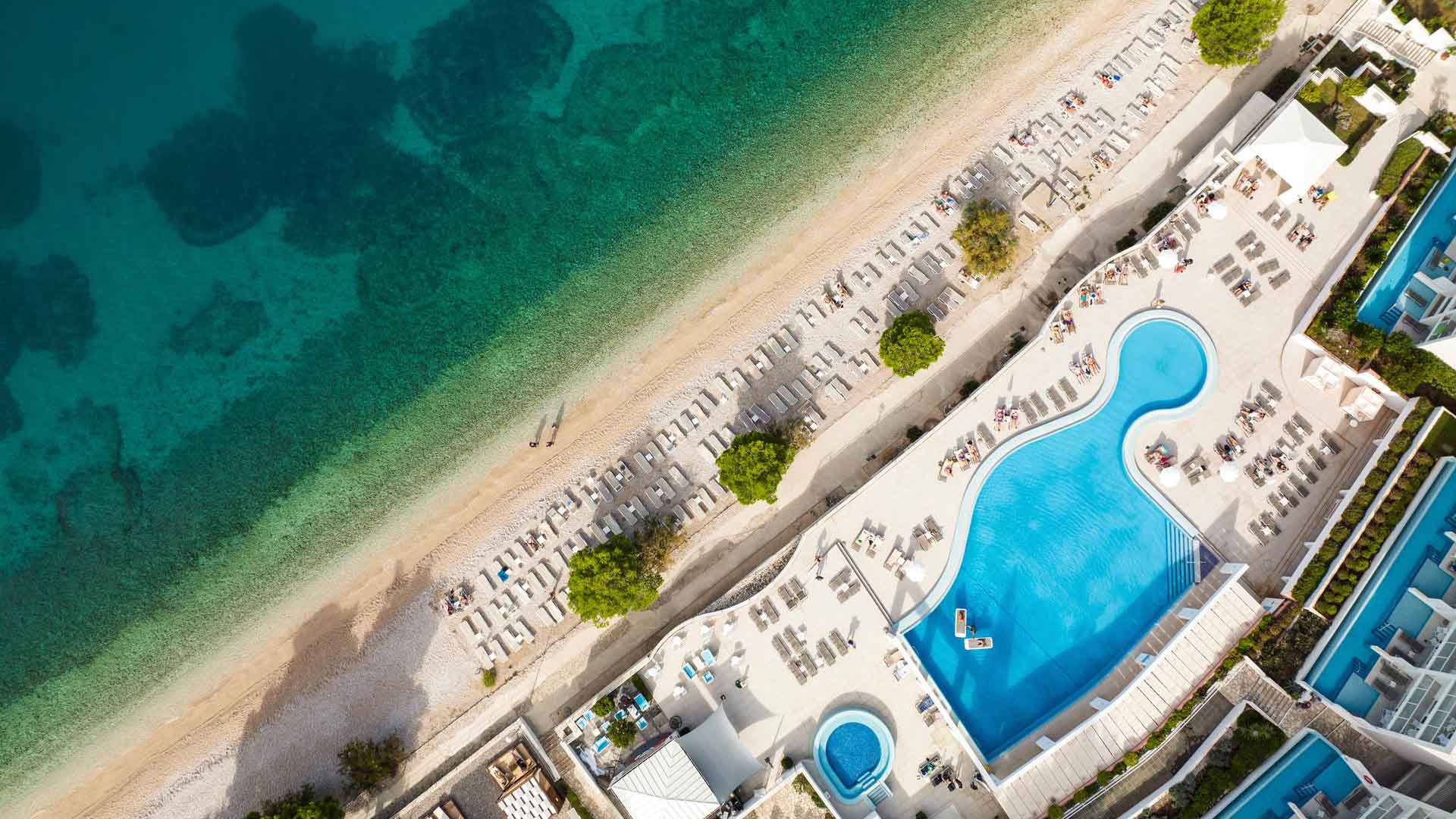 tui-blue-Adriatic-Beach-pool-von-oben