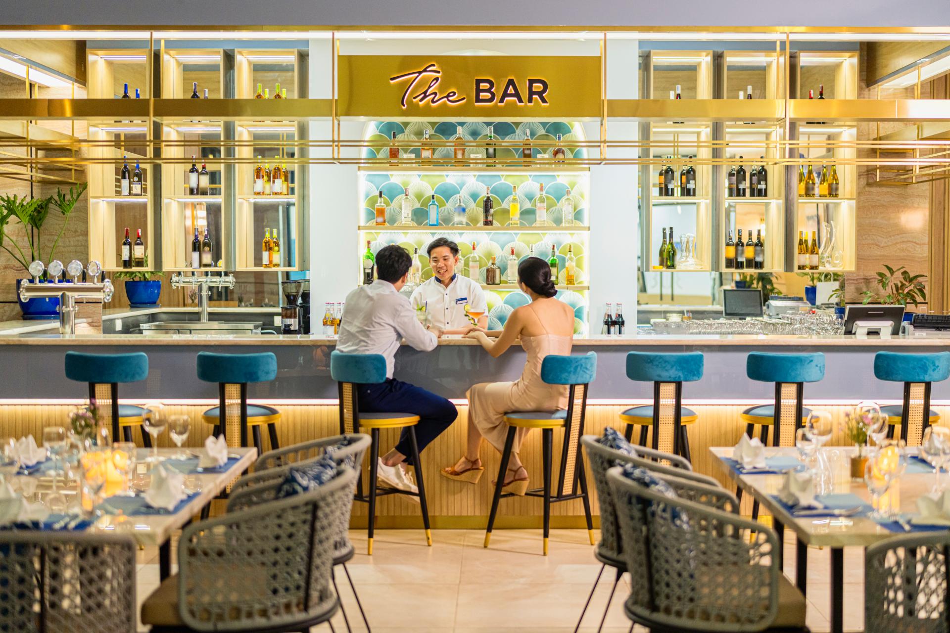 tui-blue-NhaTrang_TheBar-