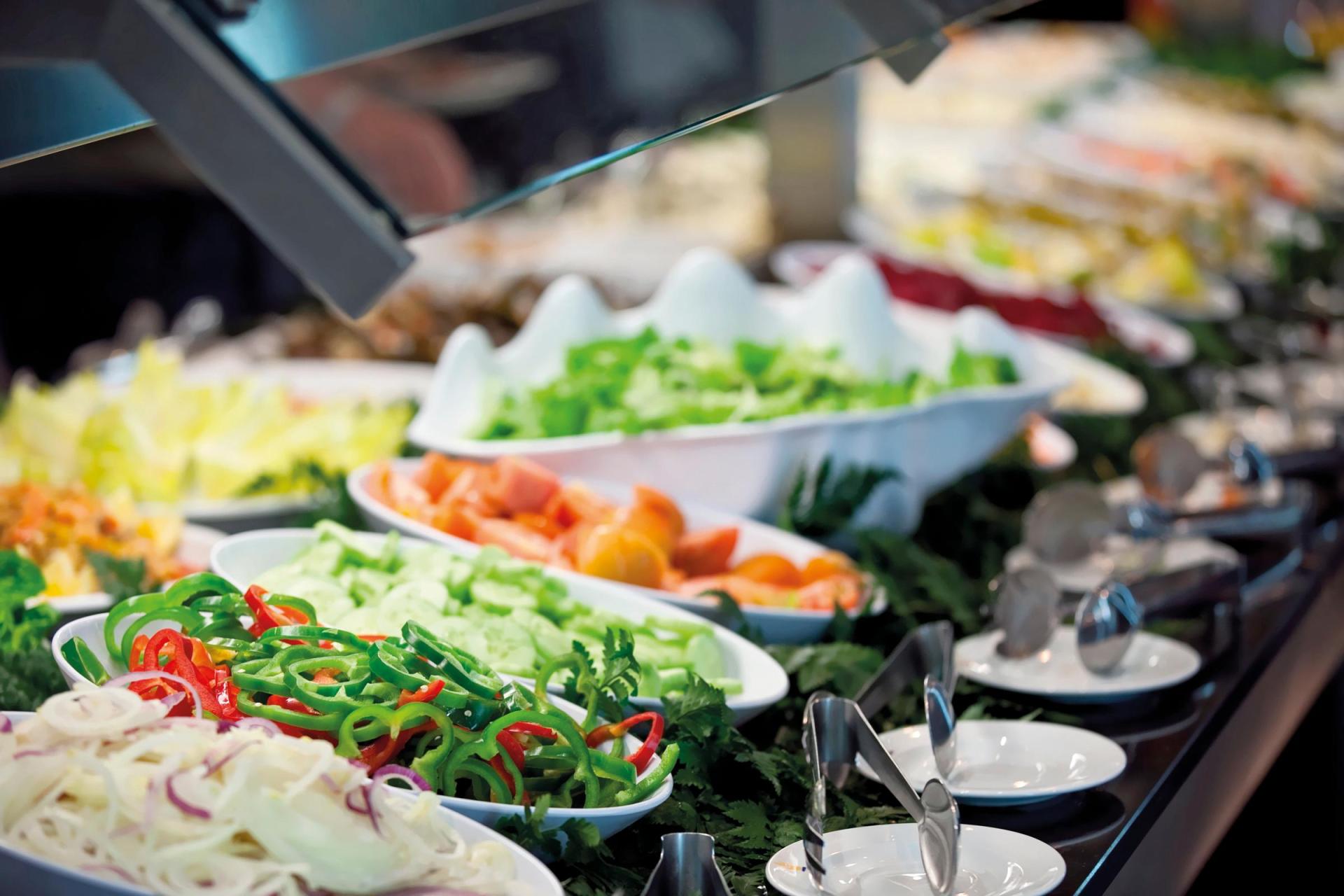 Salatbuffet im TUI BLUE Isla Cristina Palace