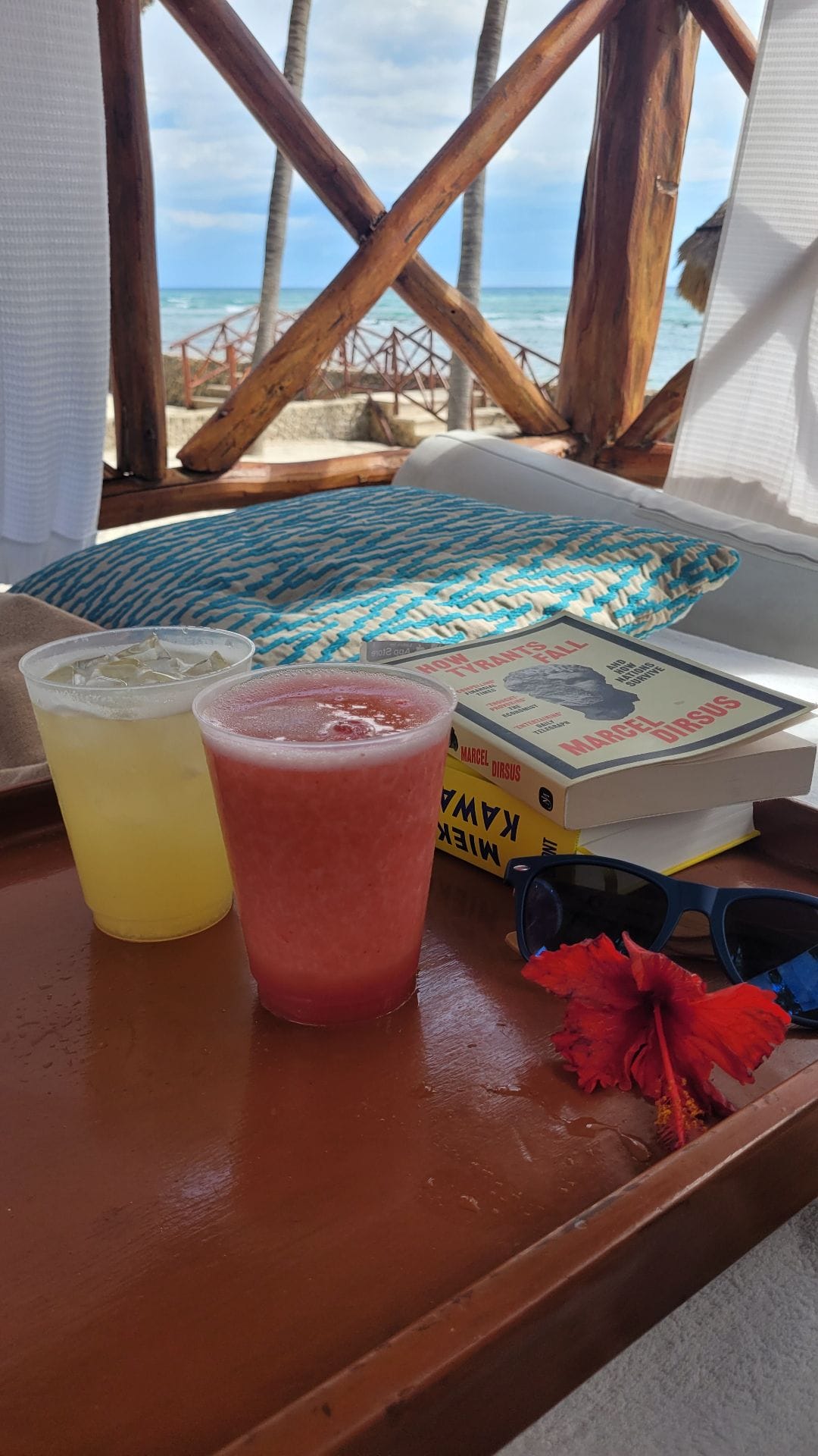 daybed drinks