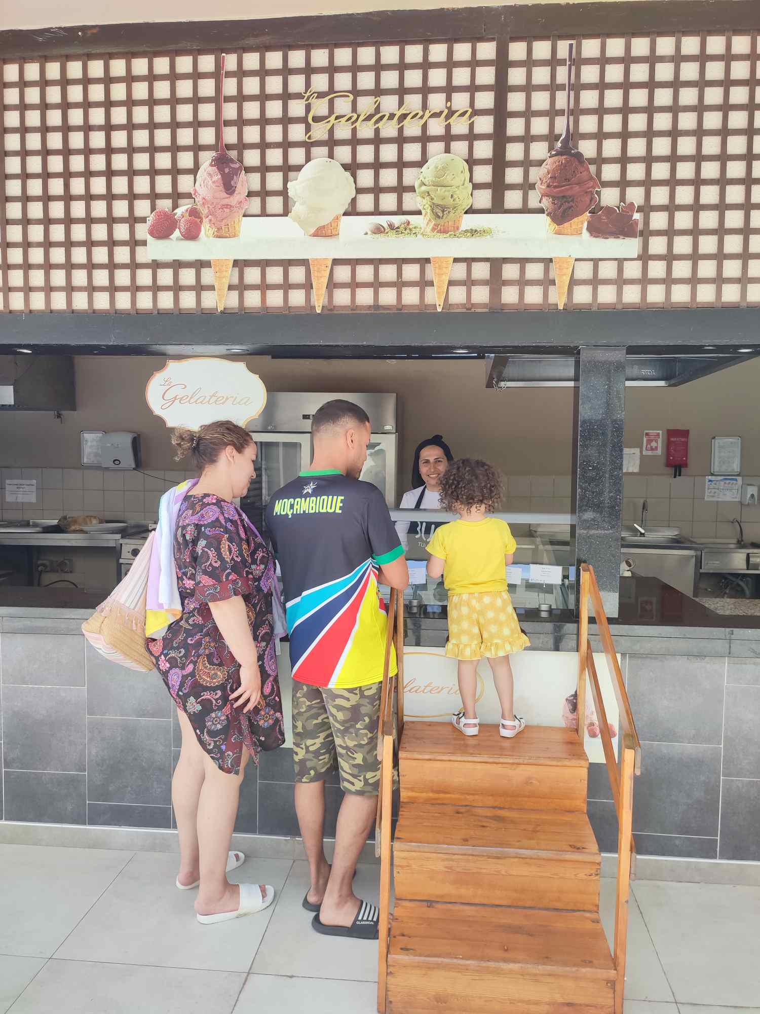 tui blue palm garden ice cream station