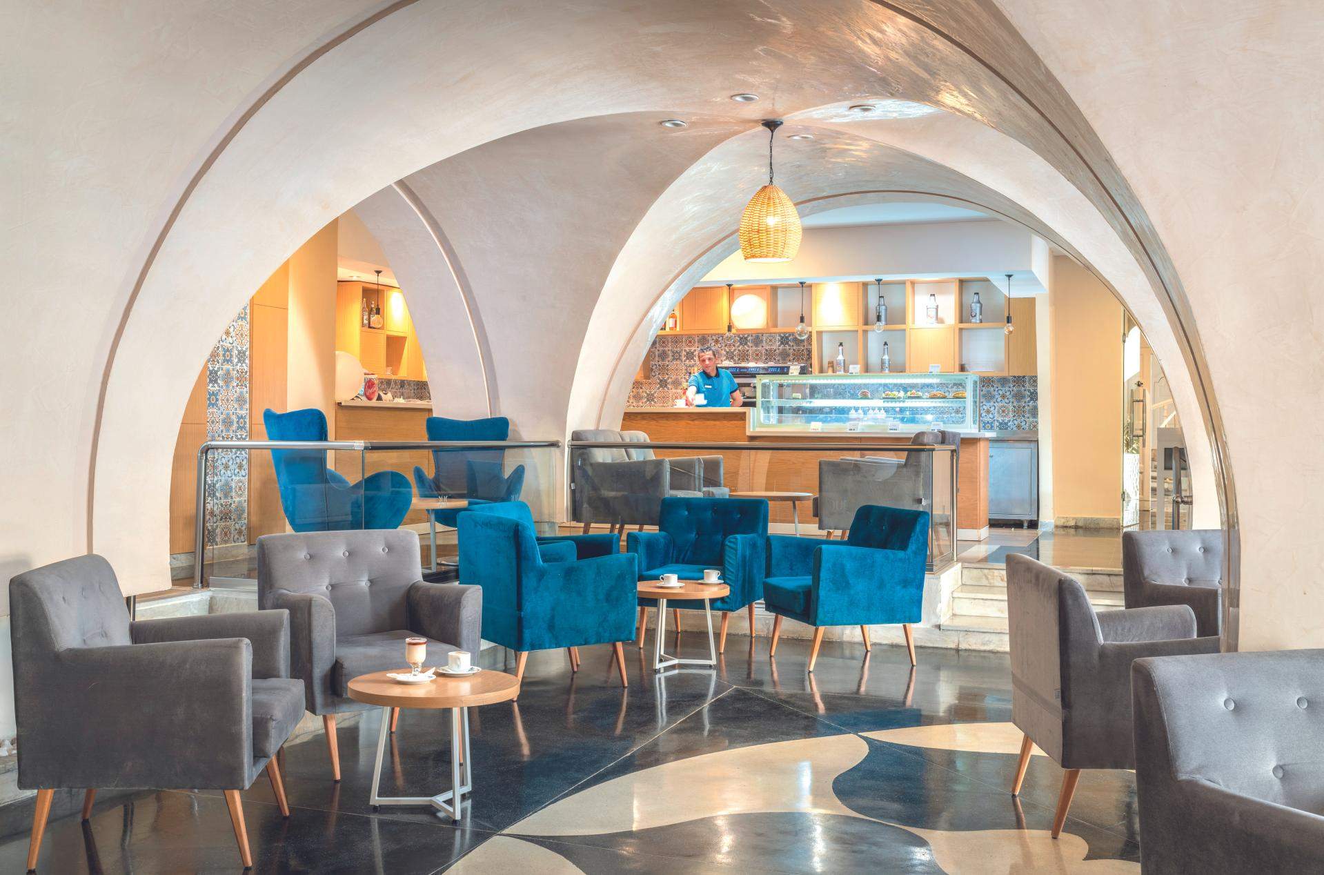tui-blue-scheherazade-bar