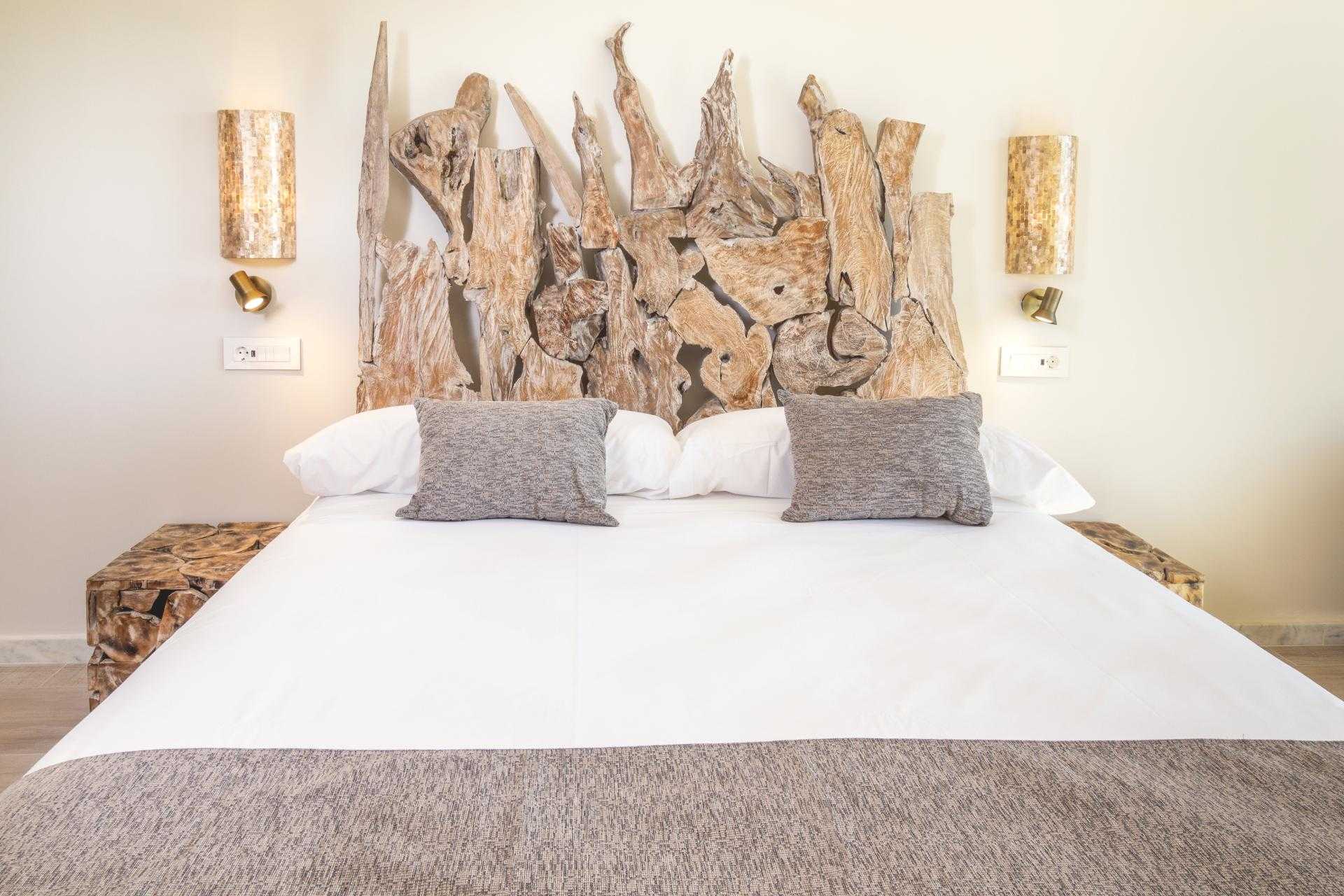 Bett in der Juniorsuite des TUI BLUE Zahara Beach